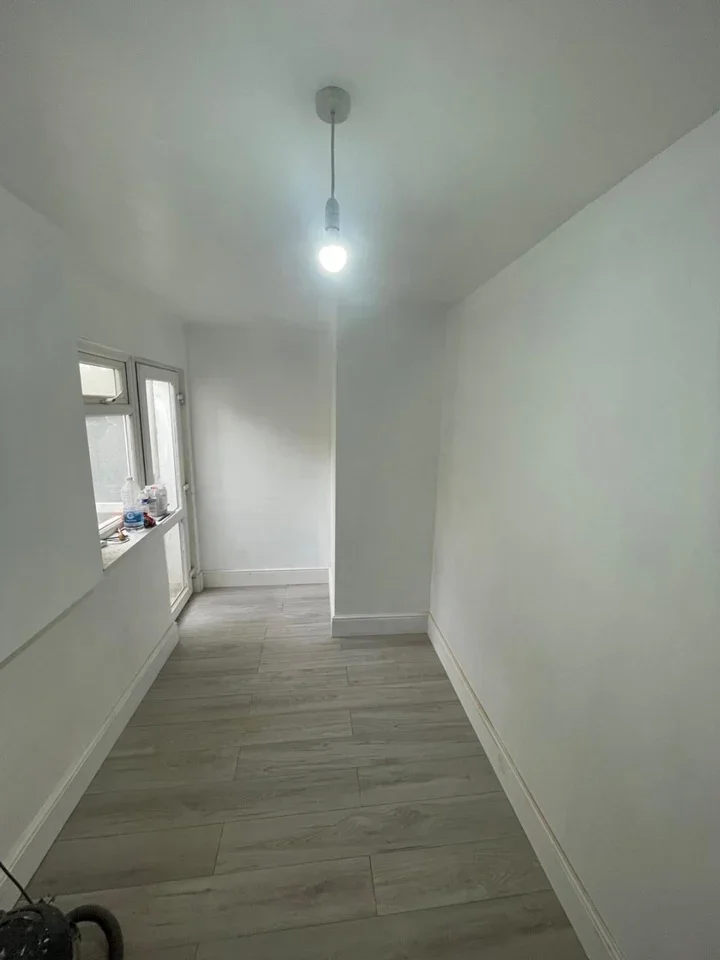 Flat Colchester Avenue in Greater London