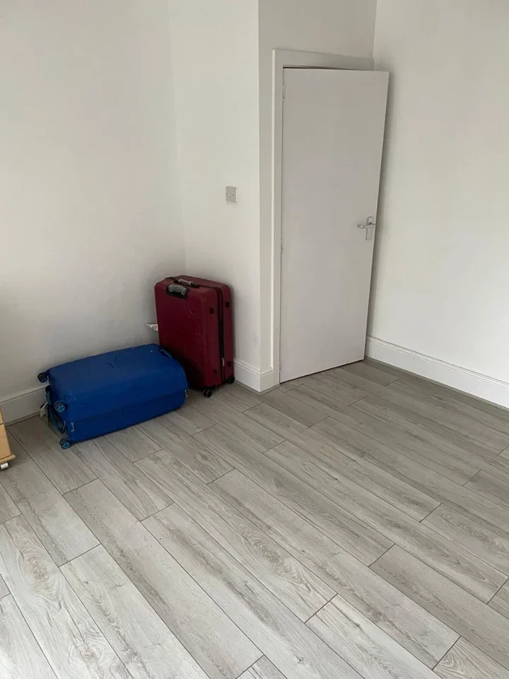 Flat Colchester Avenue in Greater London