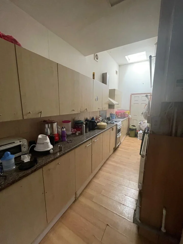Flat Colchester Avenue in Greater London