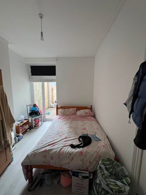 Room Moy Road in Cardiff