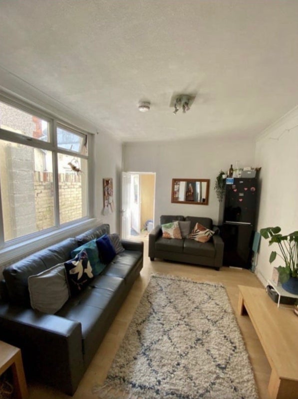 Room Moy Road in Cardiff