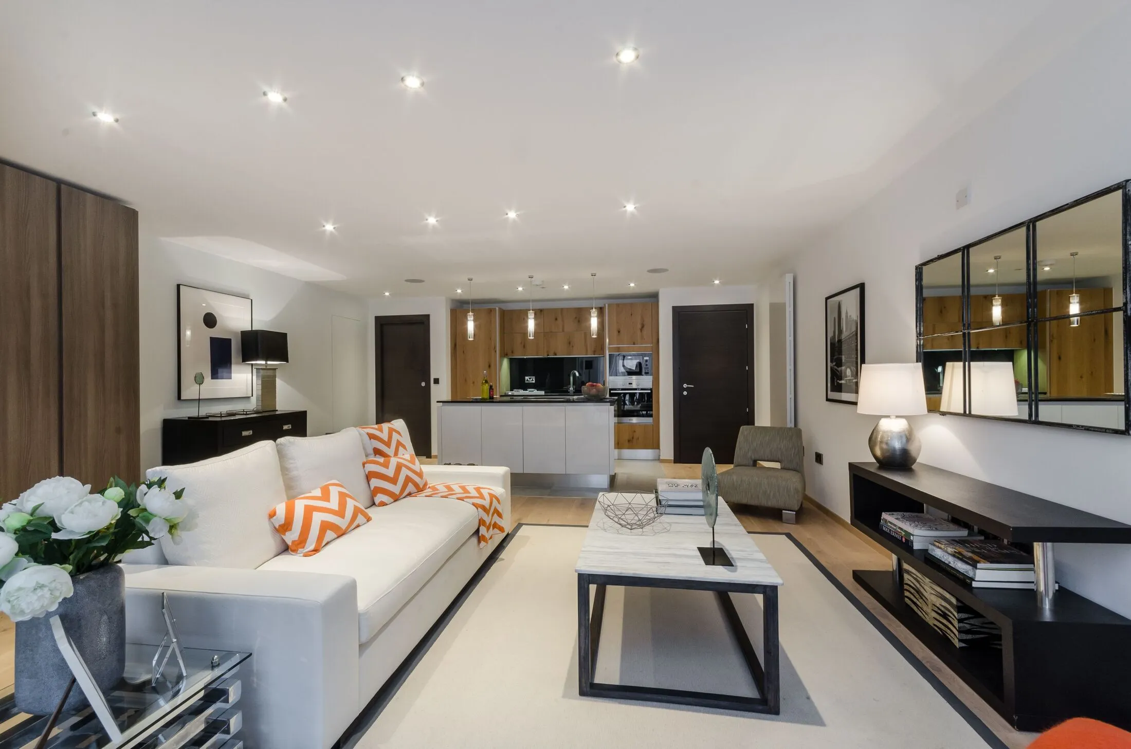 Flat Carnwath Road in Greater London