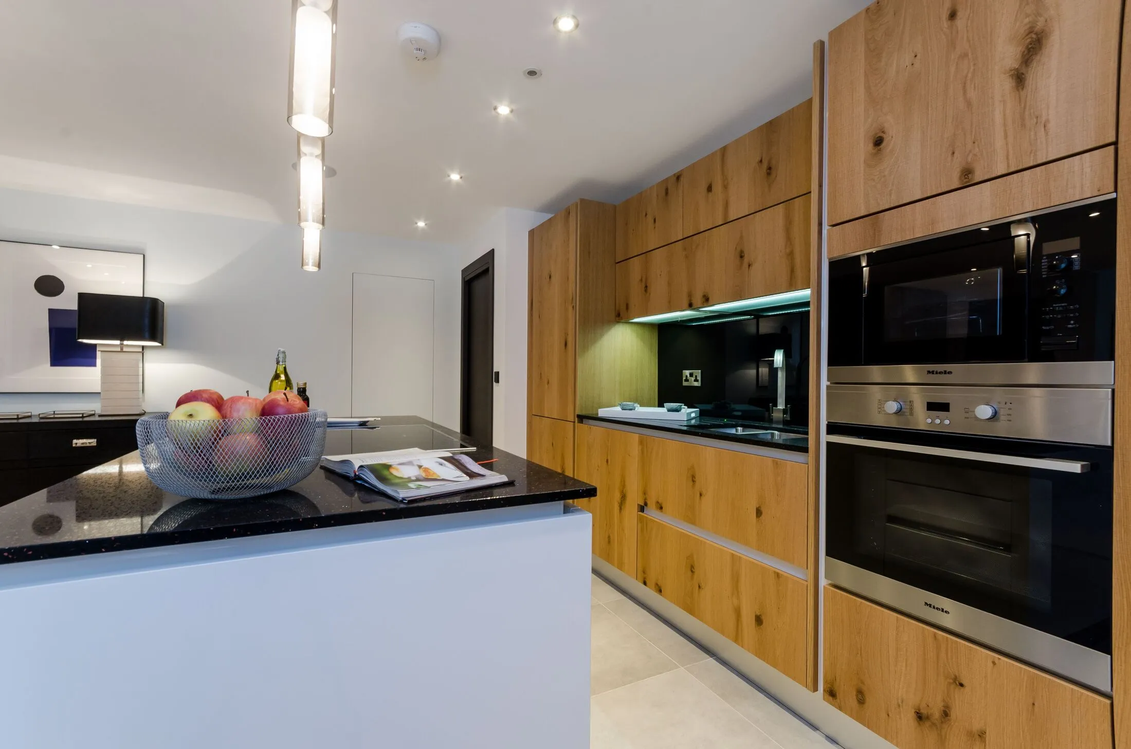 Flat Carnwath Road in Greater London