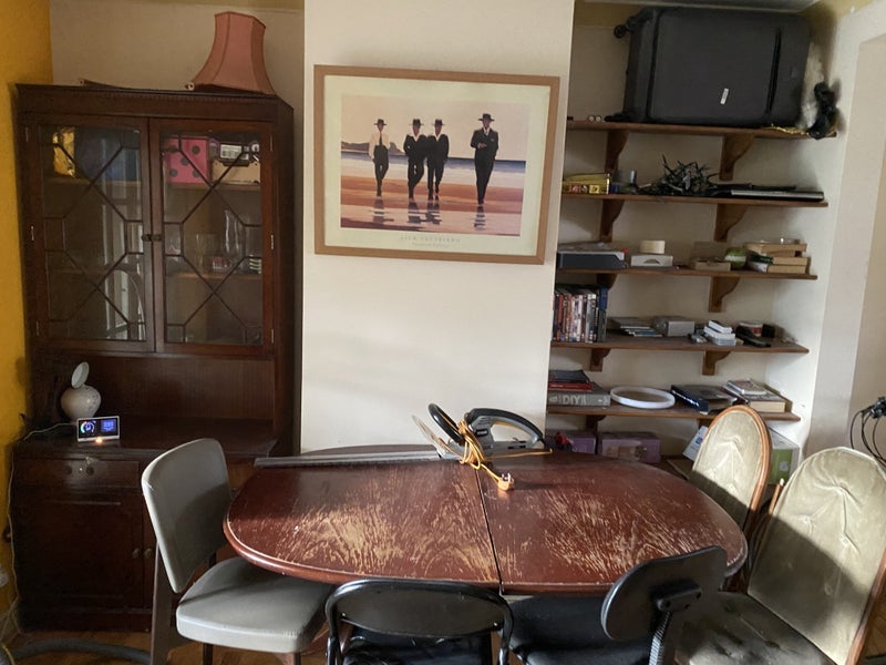 Room Canada Road in Greater London