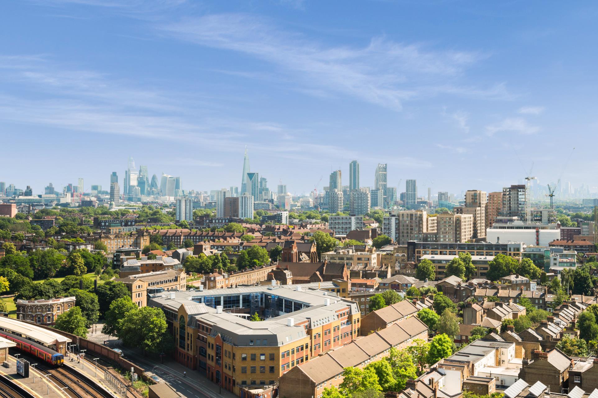 Flat Bondway in Greater London