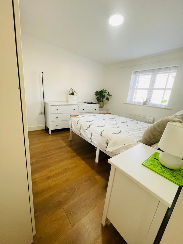 Room Aspen Road in Rugby