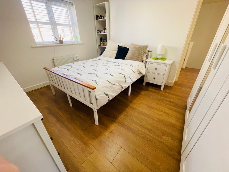 Room Aspen Road in Rugby