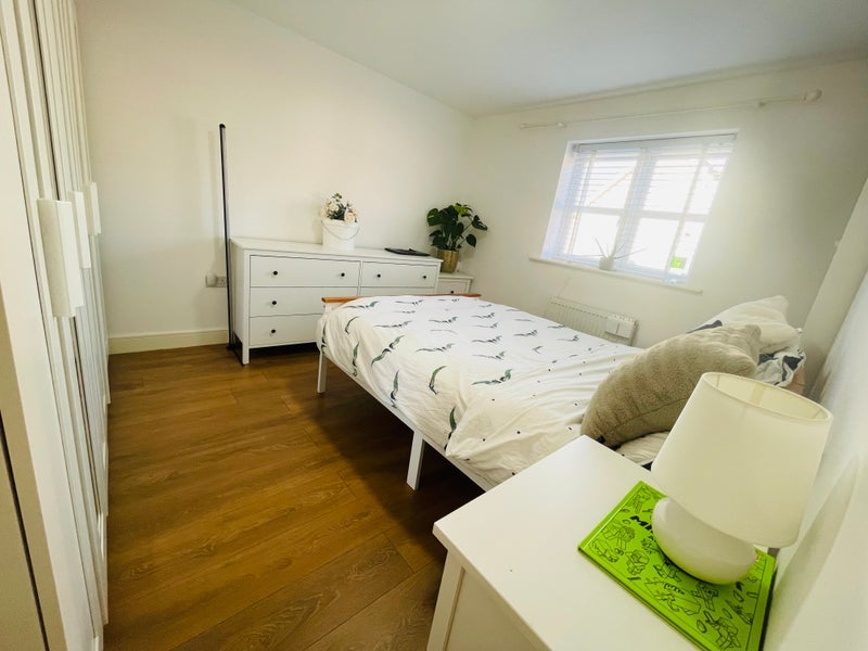Room Aspen Road in Rugby