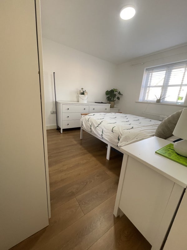 Room Aspen Road in Rugby
