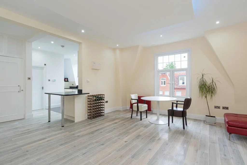 Flat Aberdare Gardens in Greater London