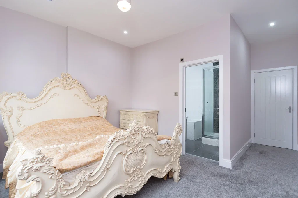 Flat Aberdare Gardens in Greater London