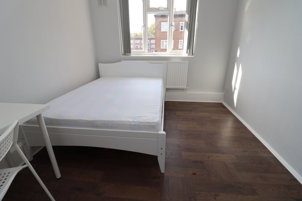 Room Globe Road in Greater London