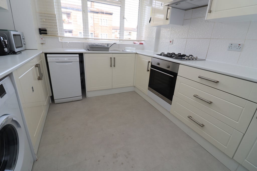 Room Globe Road in Greater London