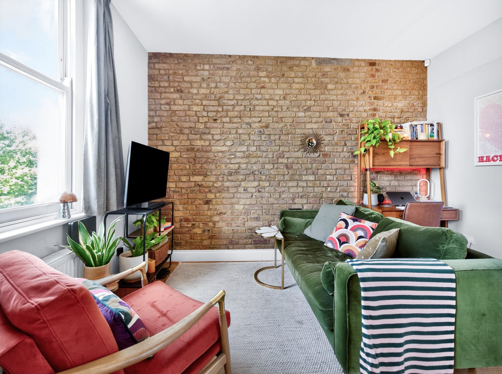 Flat Amhurst Road in Greater London