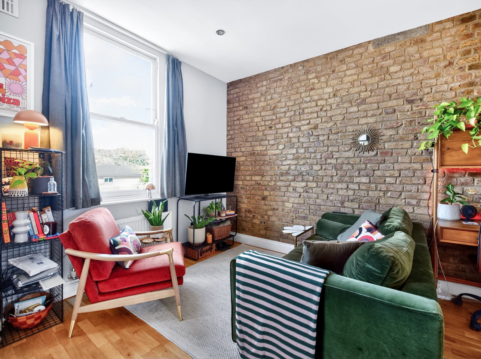 Flat Amhurst Road in Greater London