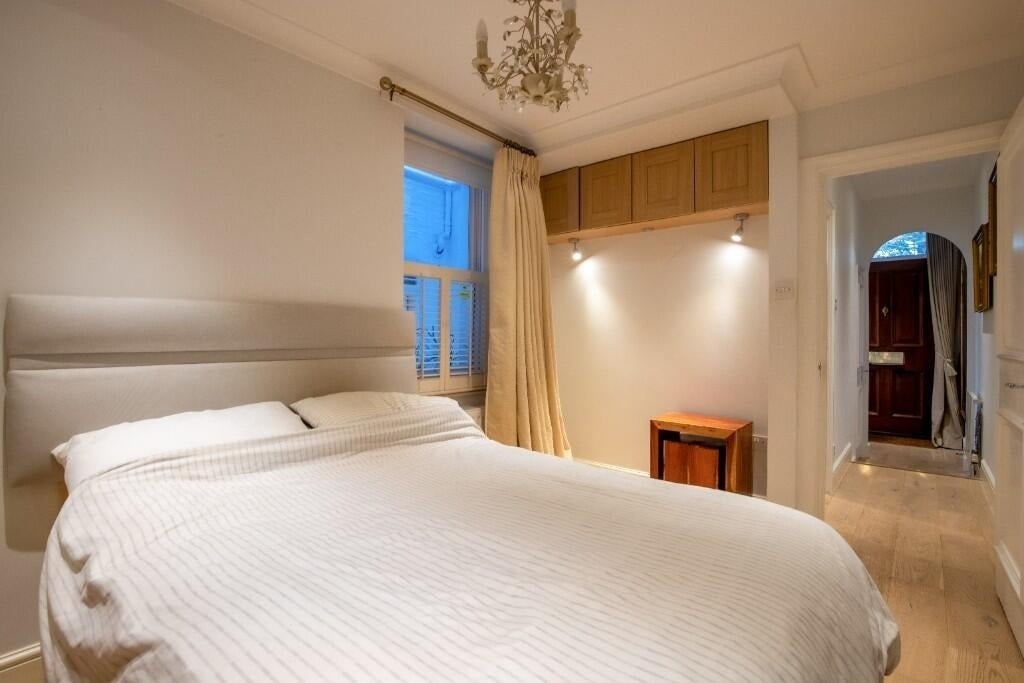 Flat Courtfield Road in Greater London
