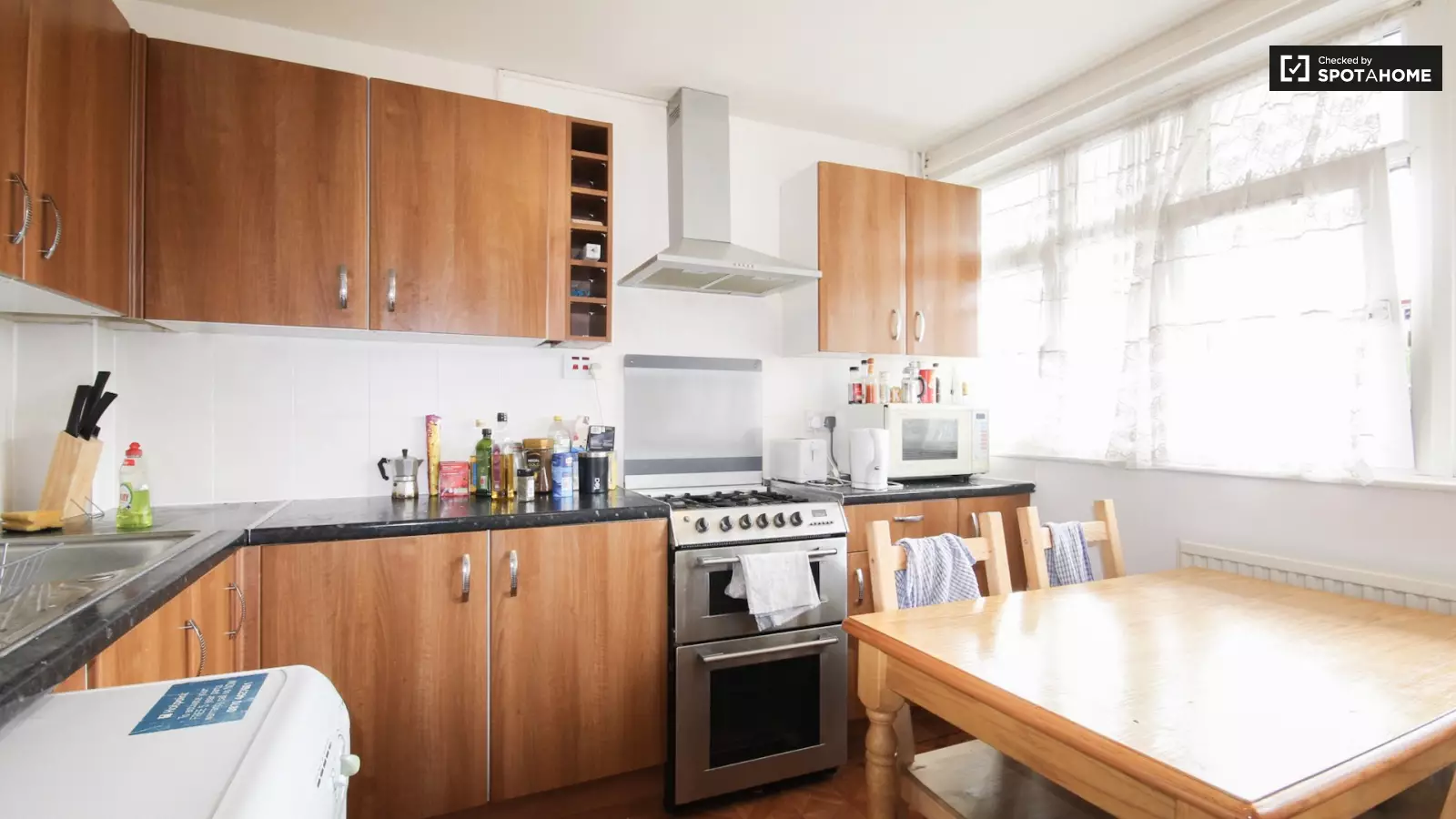 Flat Cornwood Drive in Greater London