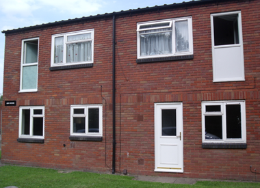 Flat Hailes Park Close in Wolverhampton