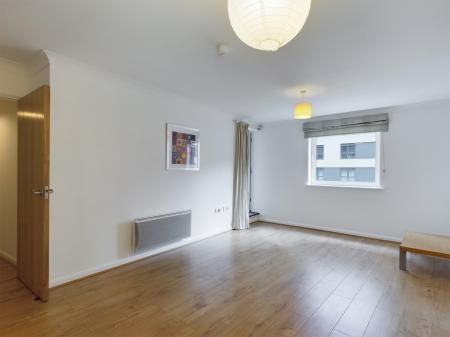 Flat Alençon Link in Basingstoke and Deane