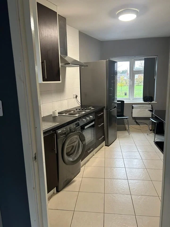 Flat Whitton Dene in Greater London