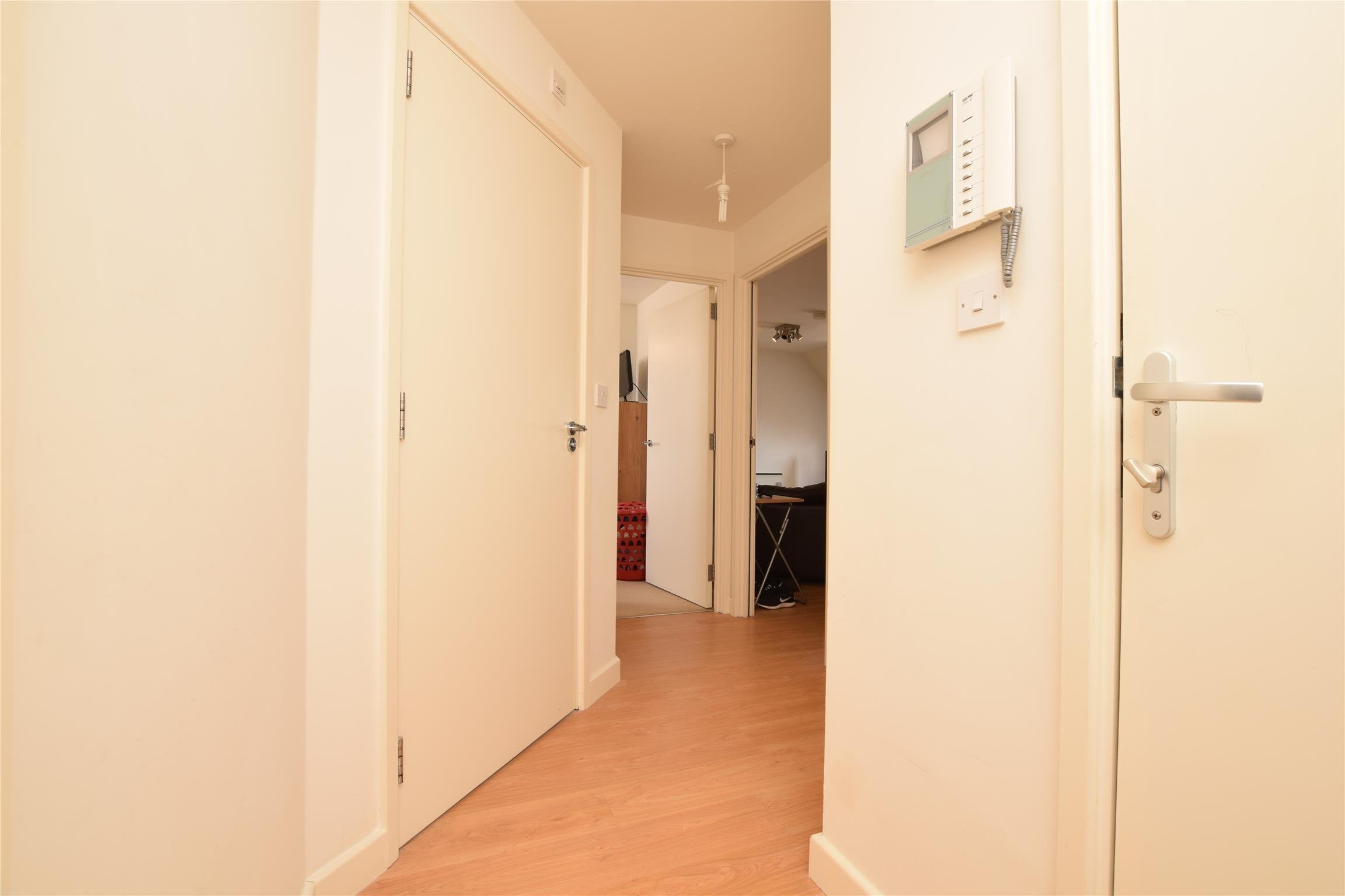 Flat Market Place in Greater London