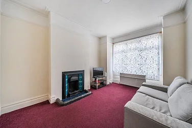 Flat Kingston Road in Greater London