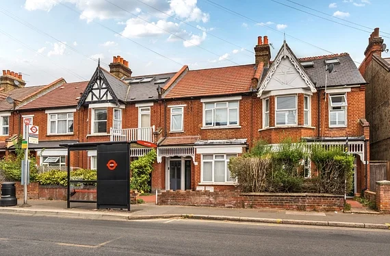 Flat Kingston Road in Greater London