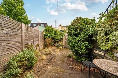 Flat Kingston Road in Greater London
