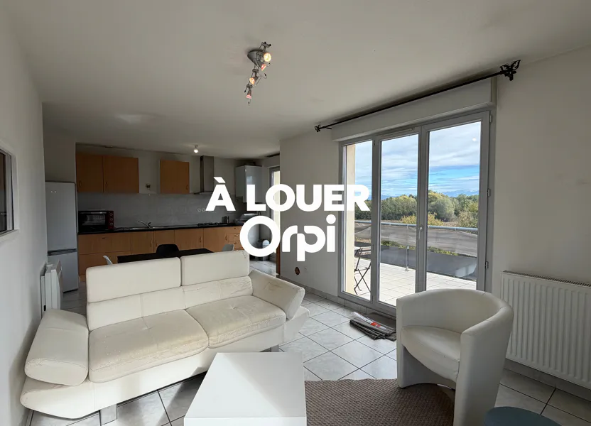 Flat Grande Rue Octave Chenavas in Saint-Étienne-de-Saint-Geoirs