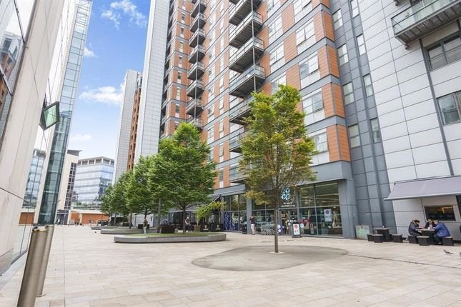 Flat Whitehall Quay in Leeds