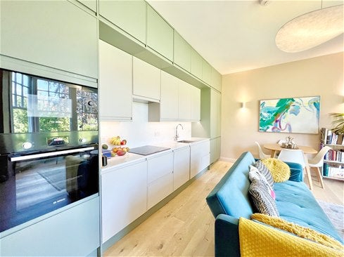 Flat Princes Avenue in London