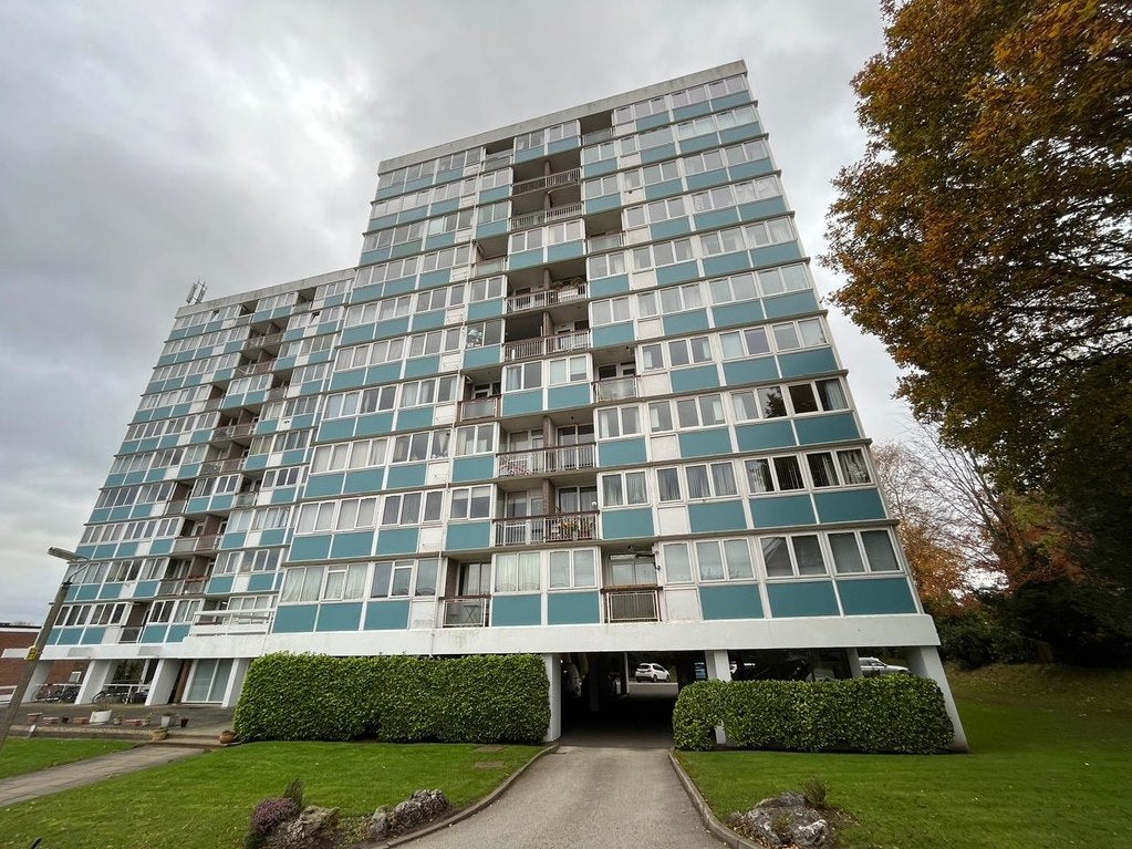 Flat Kenilworth Court in Coventry