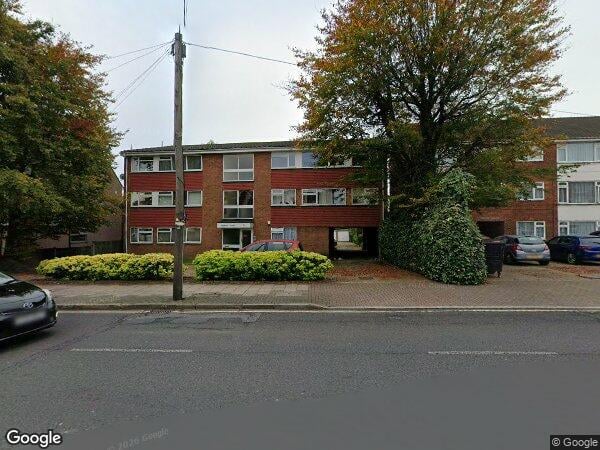 Flat Kenton Road in Greater London