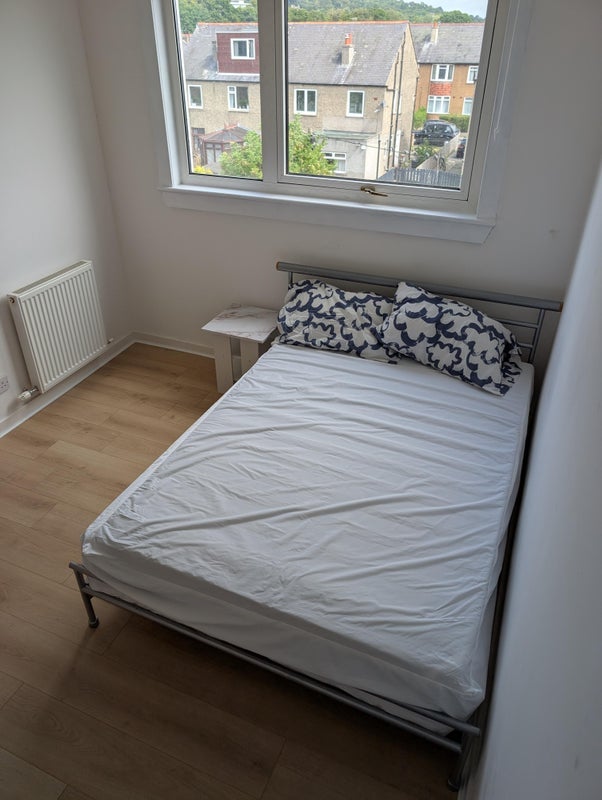 Room Carrick Knowe Drive in City of Edinburgh