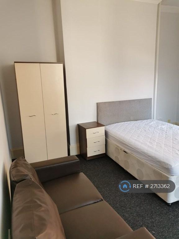 Room Billing Road in Northampton
