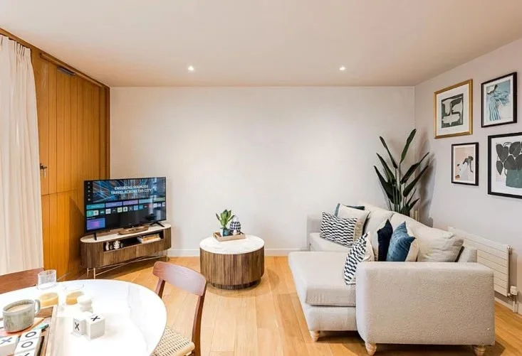 Flat Northdown Street in Greater London