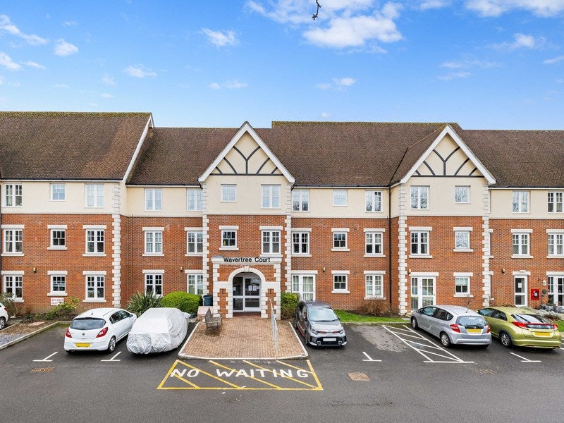 Flat to rent Cooper Lodge, Reigate and Banstead | rentaroof