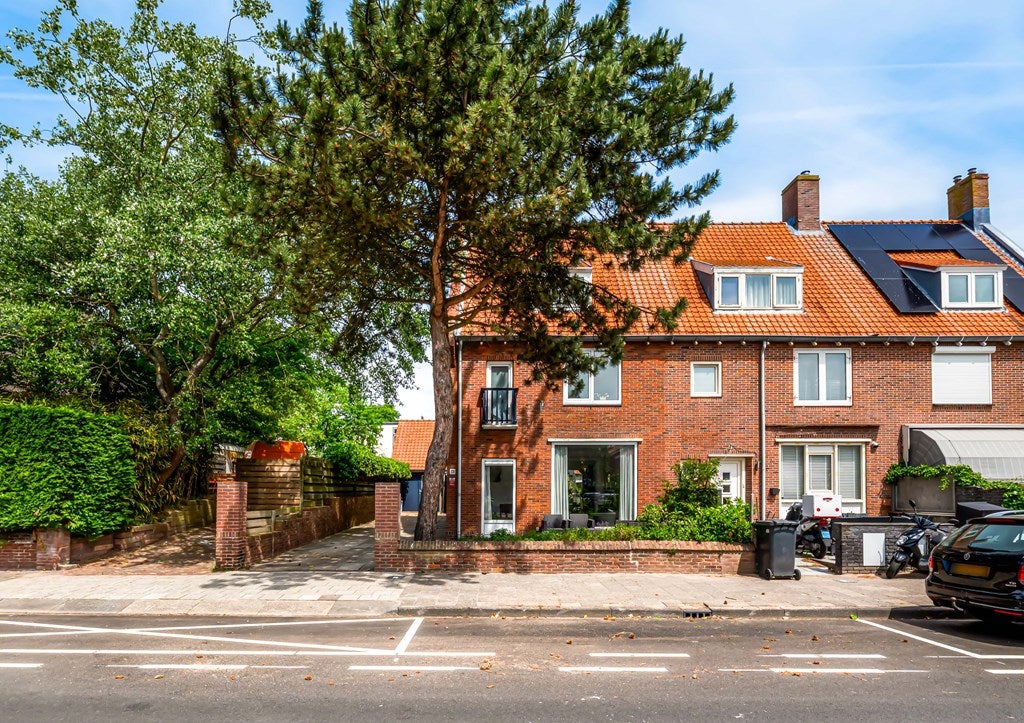 Huis Dr C A Gerkestraat 131 in Zandvoort