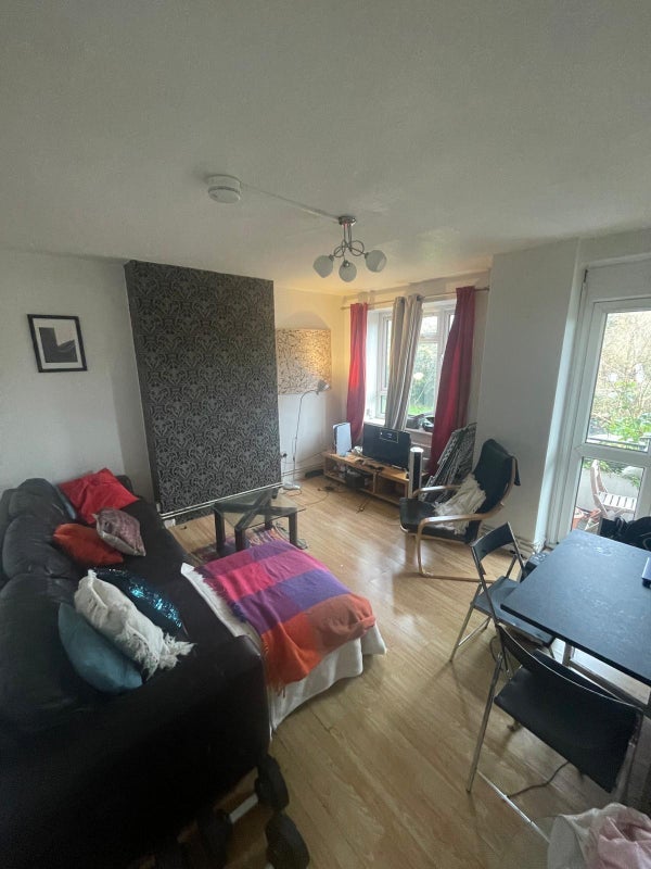 Room Joyce Walk in Greater London