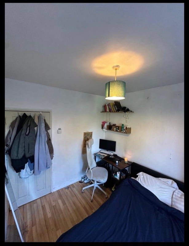 Room Joyce Walk in Greater London