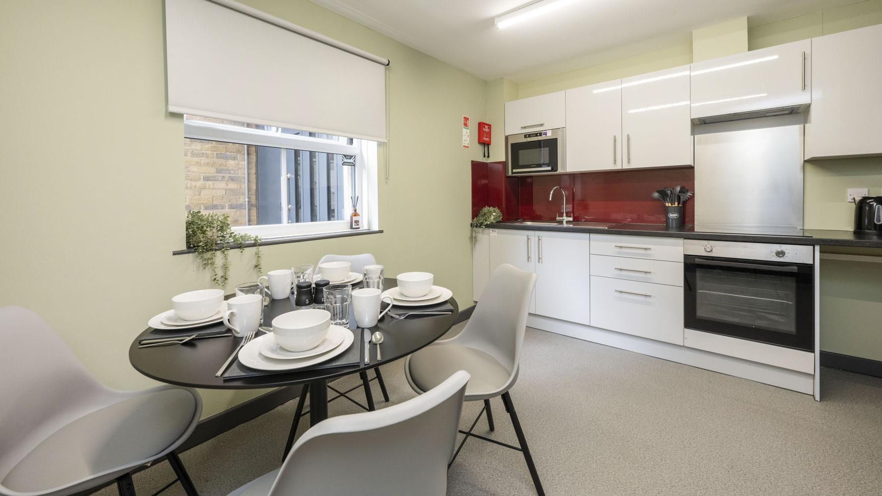 Room New Cross Road in Greater London