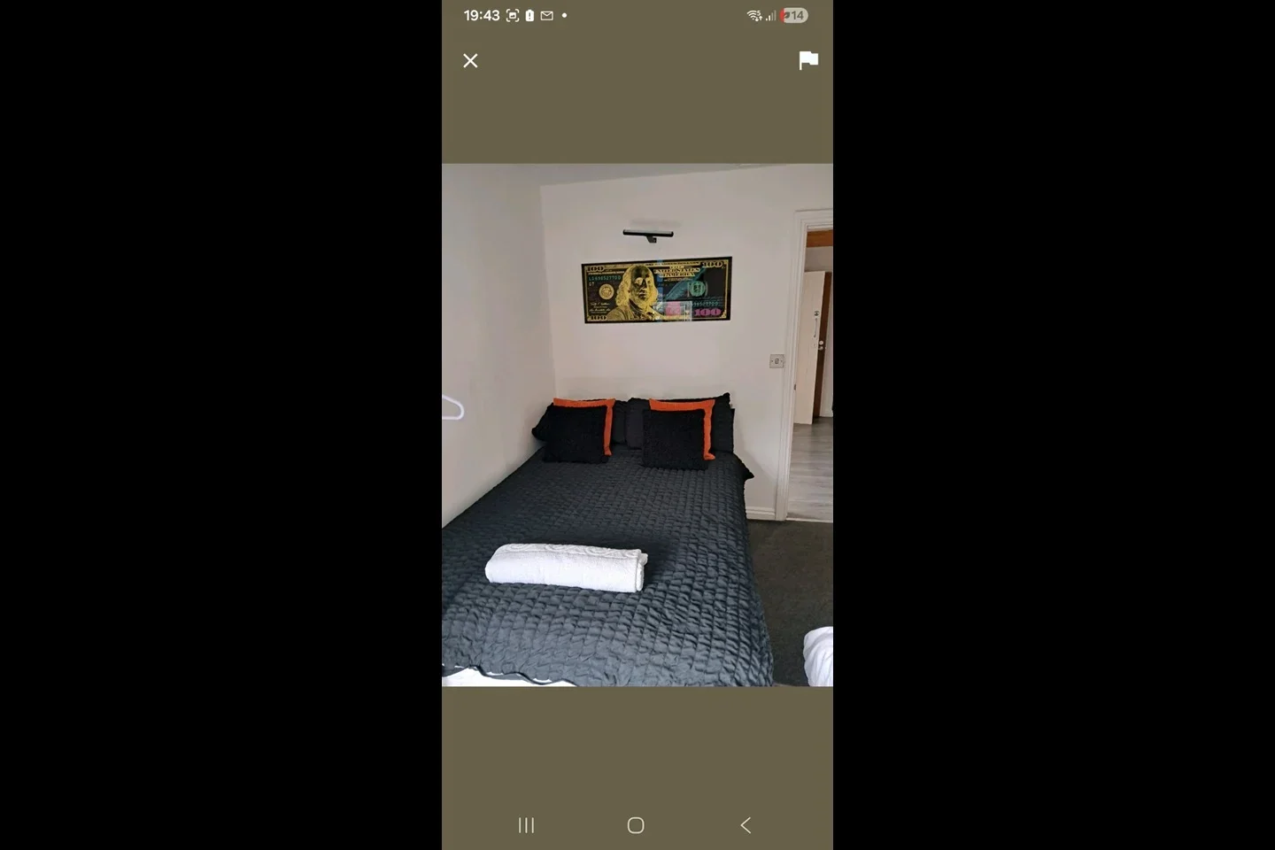 Room Broadway in Cardiff