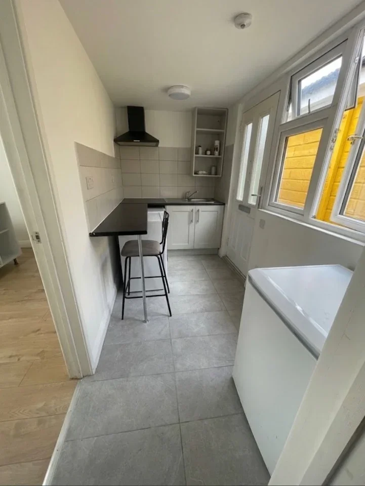 Flat Sedcote Road in Greater London