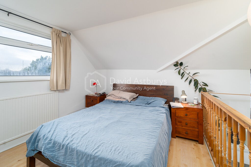 Flat Mildmay Street in Greater London