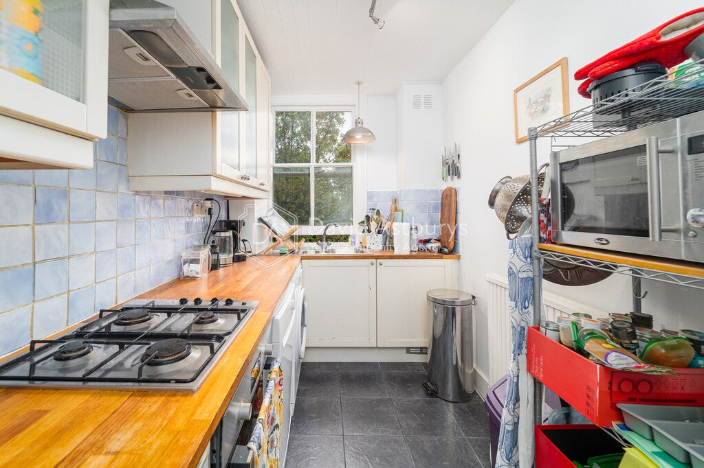 Flat Mildmay Street in Greater London