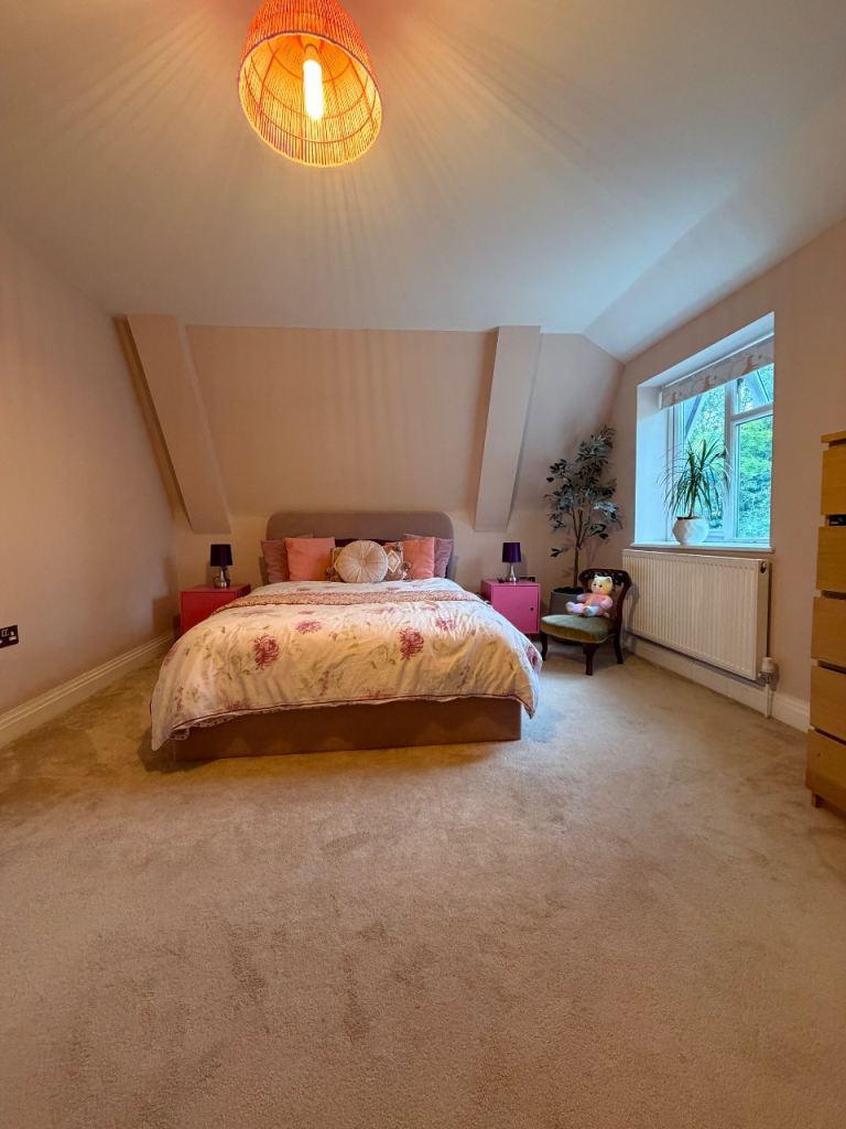 Flat Montagu Road in Datchet