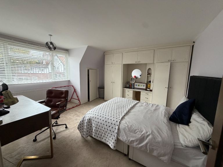 Flat Montagu Road in Datchet