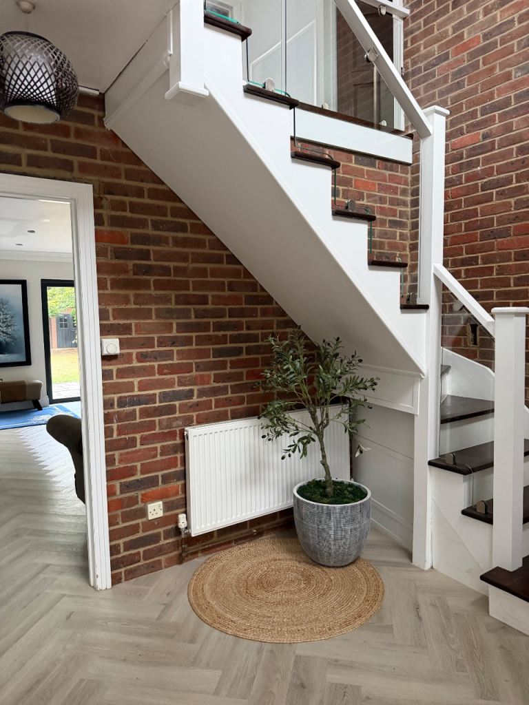 Flat Montagu Road in Datchet