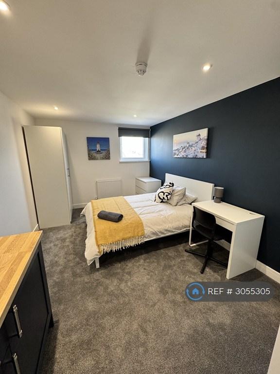 Room Oriel Road in Portsmouth