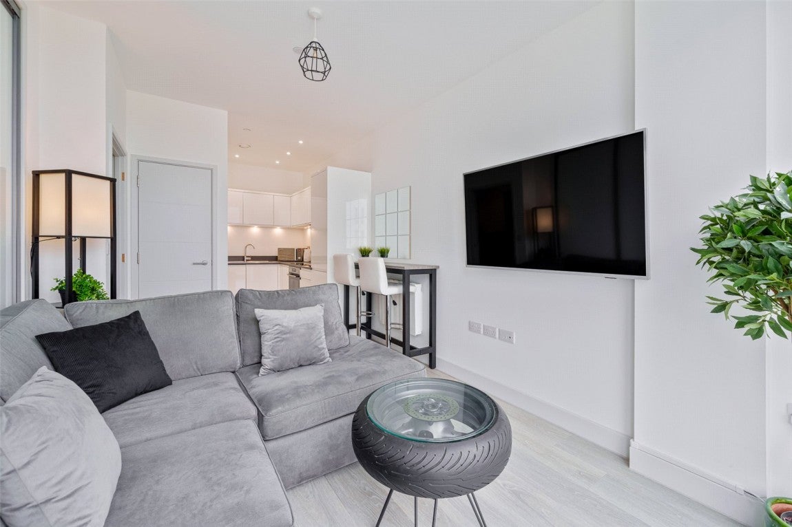 Flat Eagle Lane in Bracknell